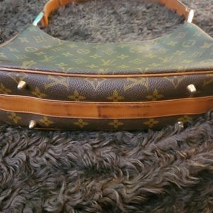 Louis vuitton one shoulder monogram handbag